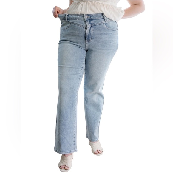 NEW Judy Blue Retro Wide Leg Jean Plus Size 24W Light Wash Tummy Control Stretch - Picture 3 of 11